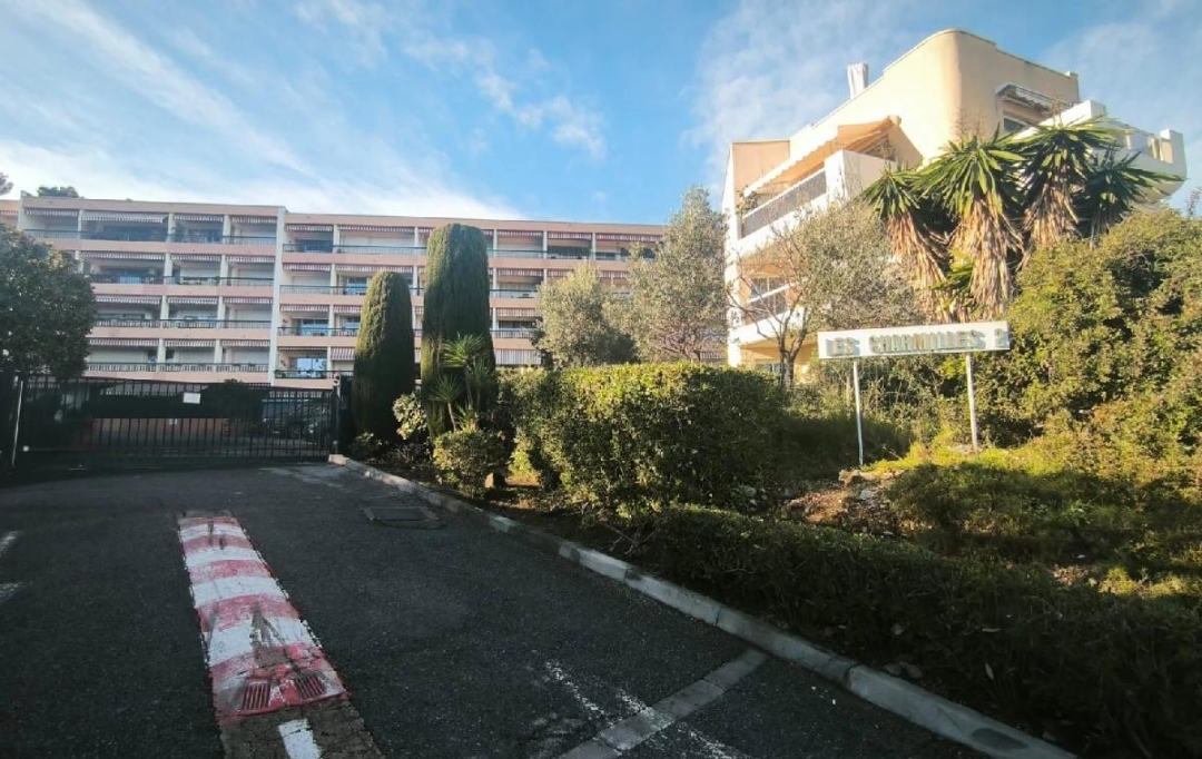 ANTIQUE IMMO NETWORK : Appartement | ROQUEBRUNE-CAP-MARTIN (06190) | 48 m2 | 310 000 € 