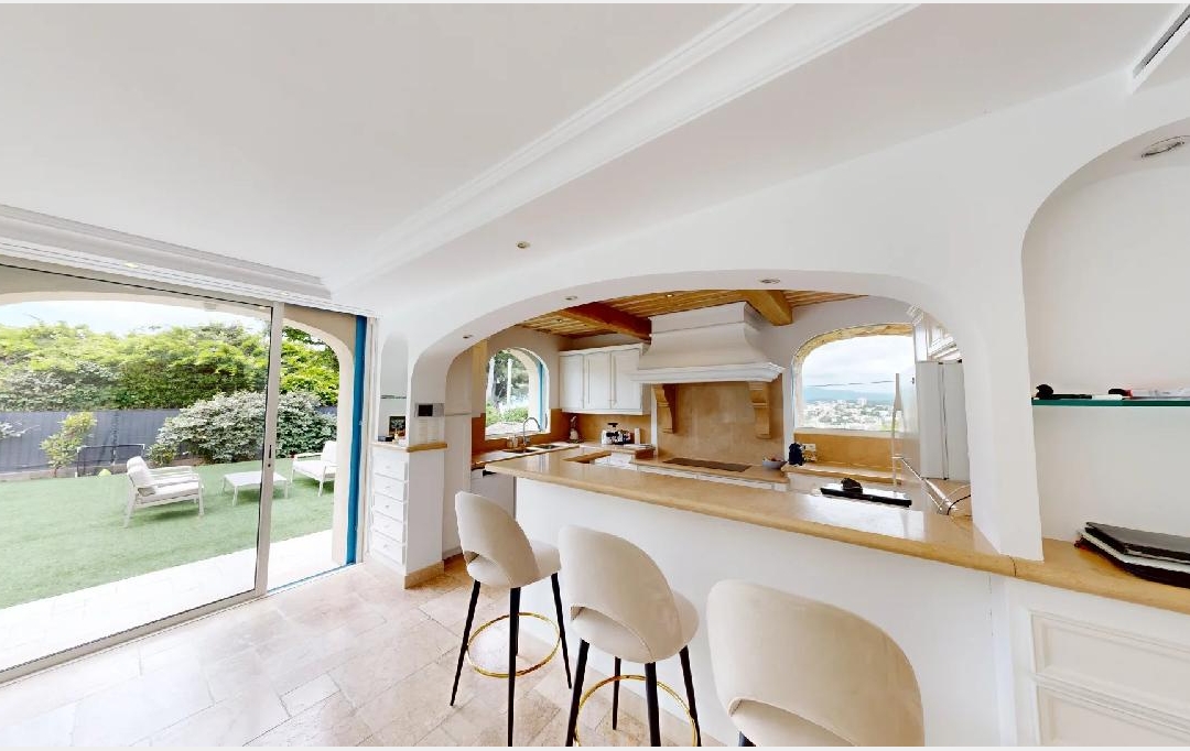 ANTIQUE IMMO NETWORK : Maison / Villa | CANNES (06400) | 200 m2 | 2 490 000 € 